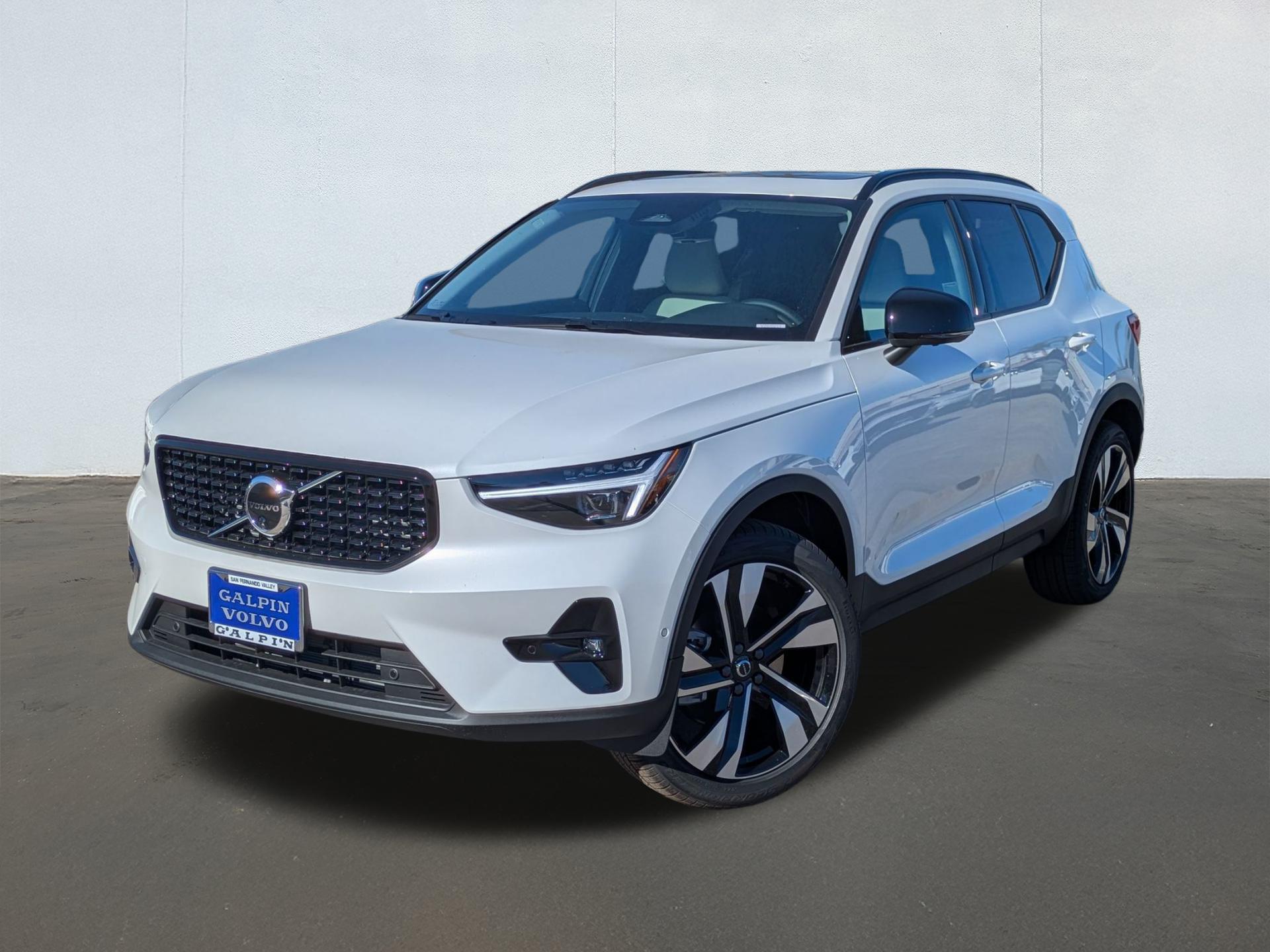 New 2026 Volvo XC40 B4 Plus