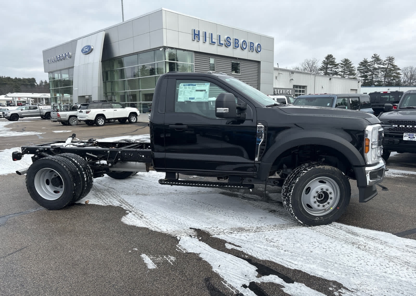 2026 Ford F-600 Super Duty Chassis Cab XL's photo