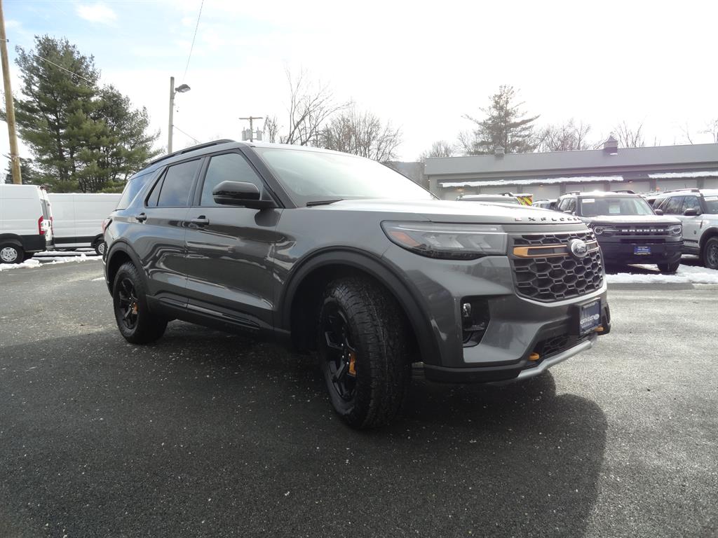 2026 Ford Explorer photo 3