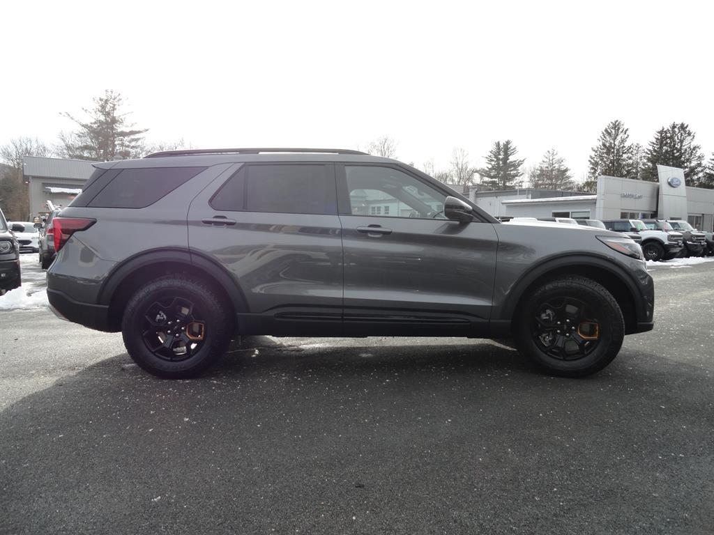 2026 Ford Explorer photo 4