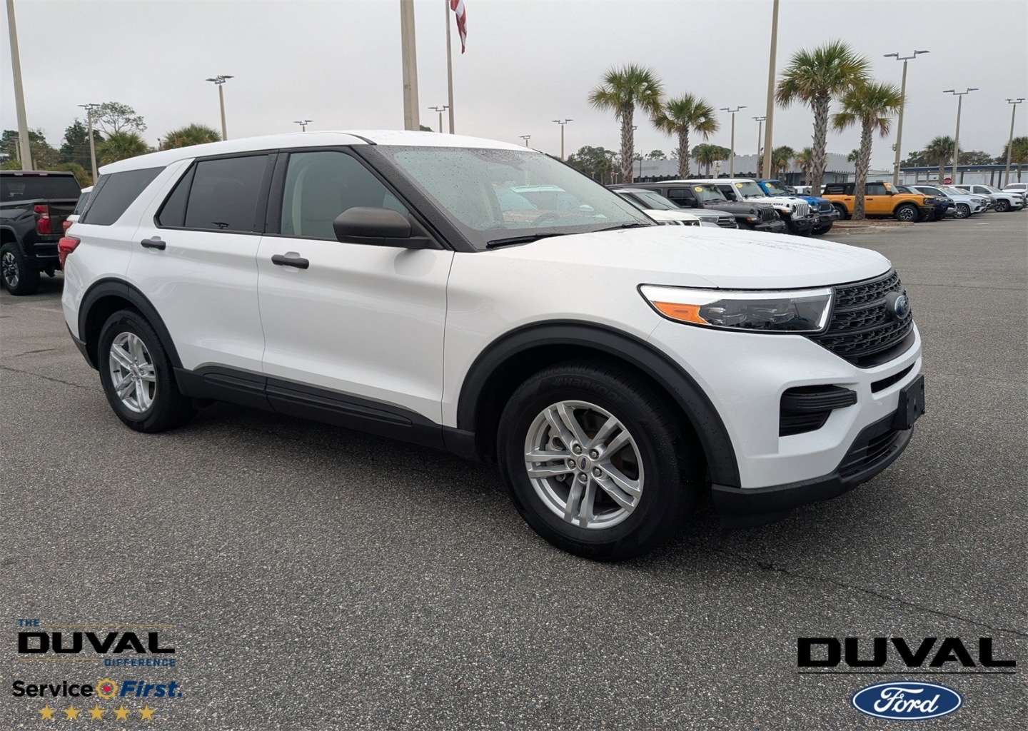 2022 Ford Explorer Base's photo