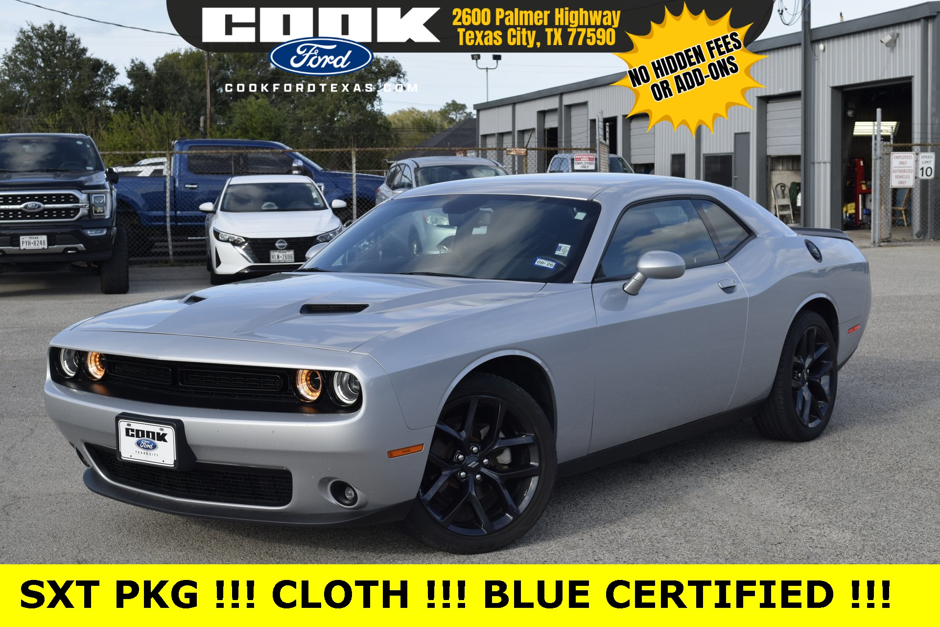 2022 Dodge Challenger SXT's photo