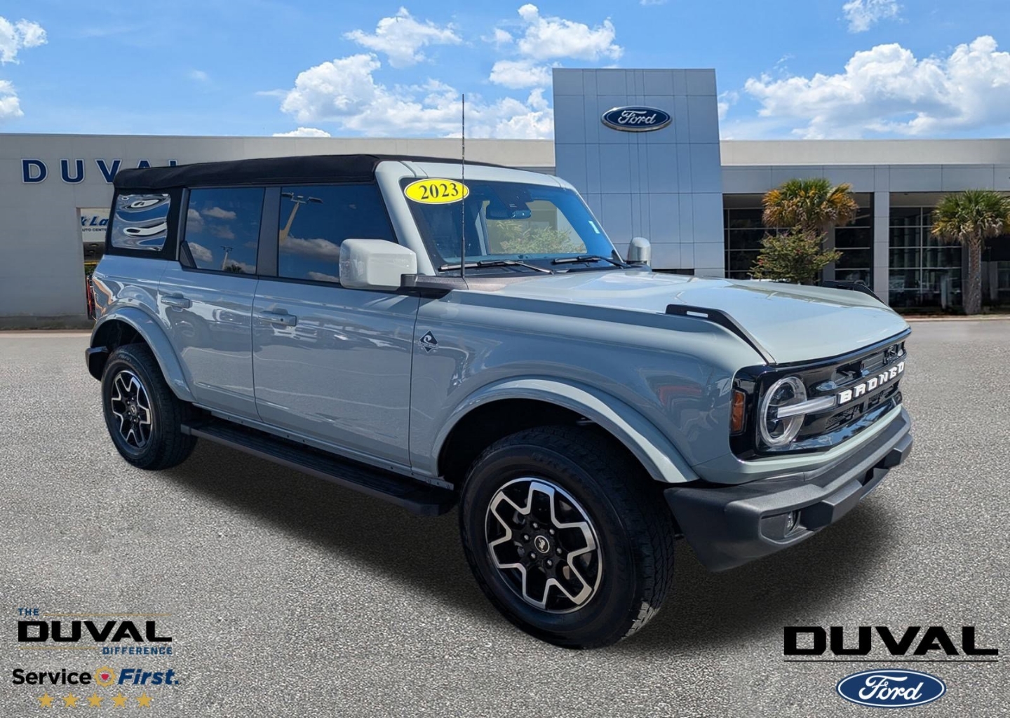 2023 Ford Bronco 4-Door Outer Banks's photo