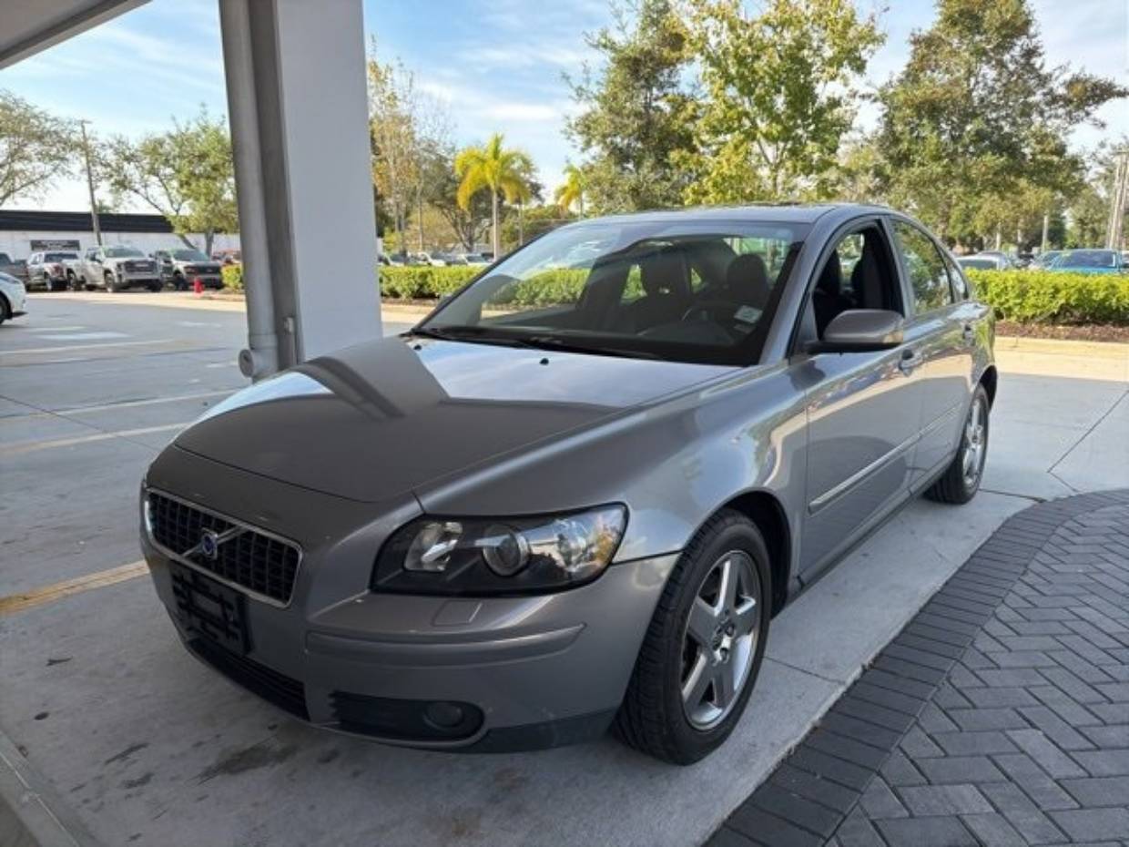 Used 2005 Volvo S40 T5 with VIN YV1MH682X52084823 for sale in Naples, FL