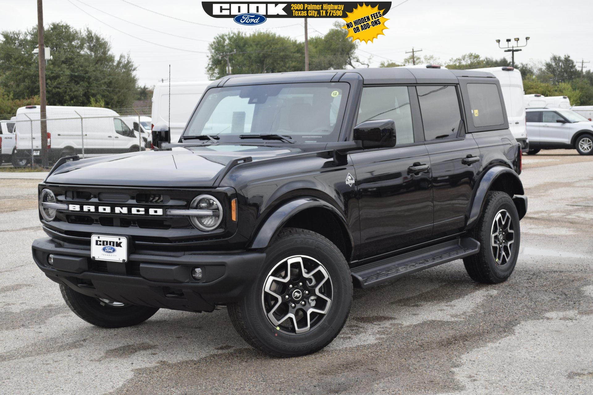 2025 Ford Bronco 4-Door Outer Banks's photo