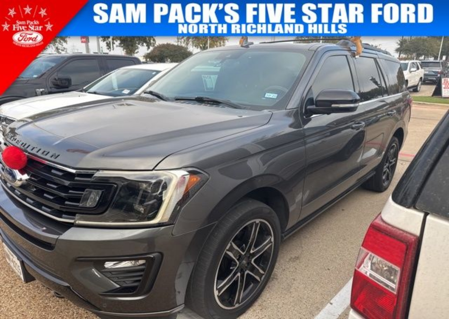 2019 Ford Expedition Limited's photo