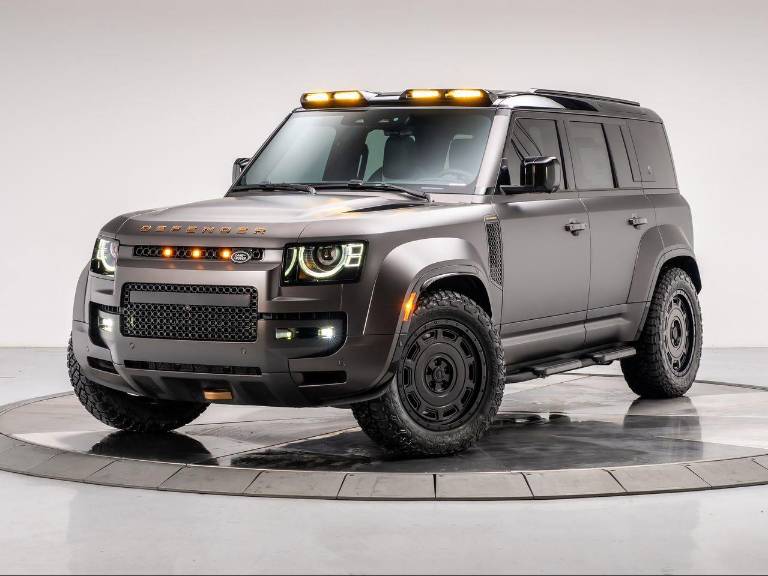 2025 Land Rover Defender 110 OCTA