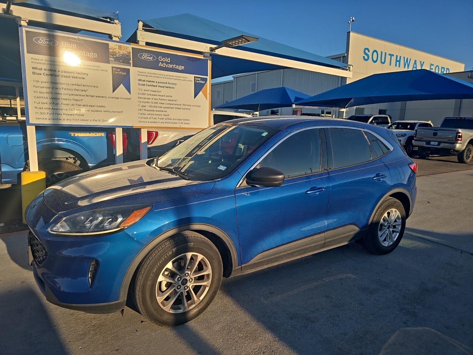 2022 Ford Escape SE's photo