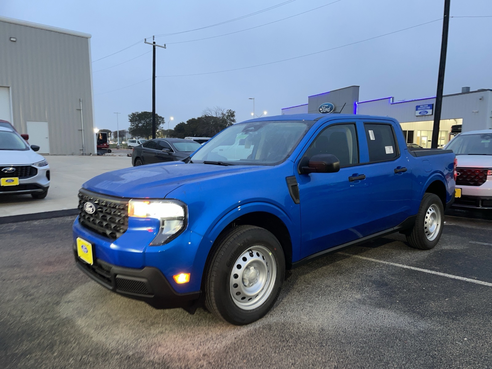 2026 Ford Maverick XL's photo