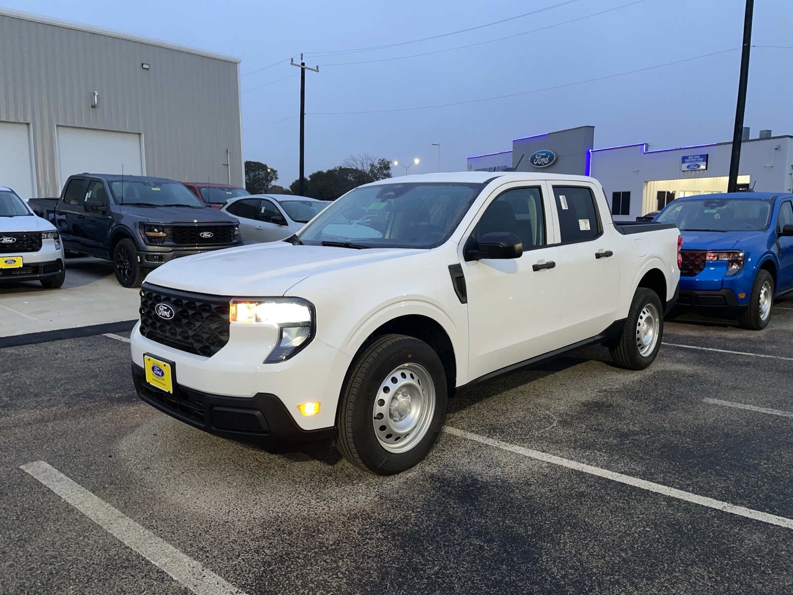 2026 Ford Maverick XL's photo