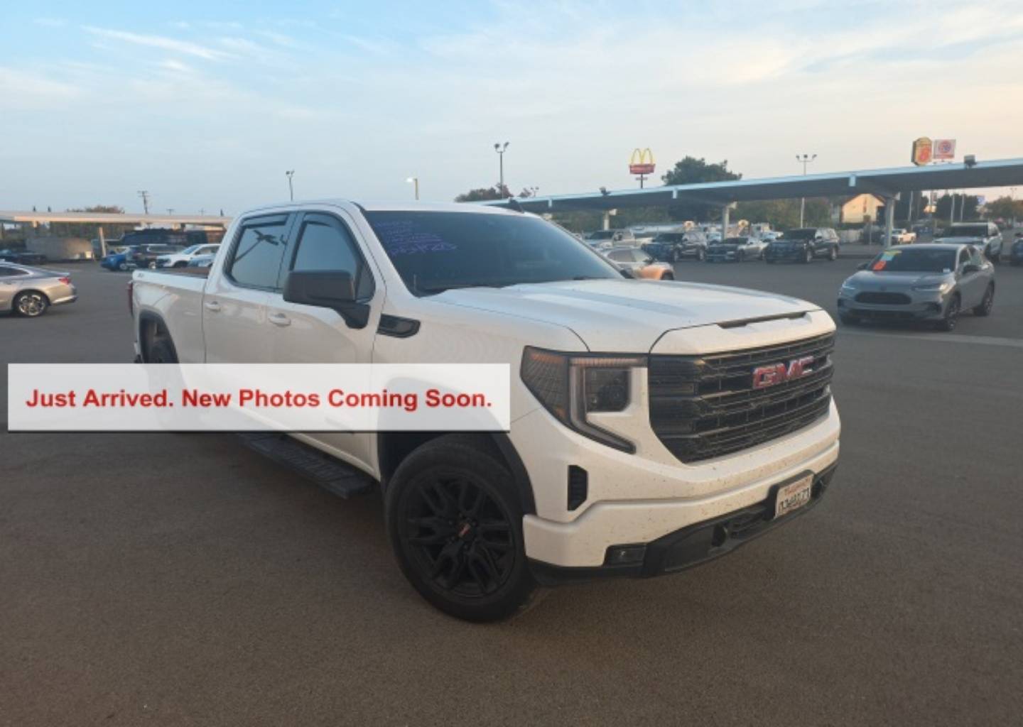 2022 GMC Sierra 1500 Elevation's photo