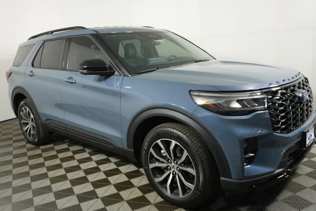 2026 Ford Explorer ST-LINE's photo