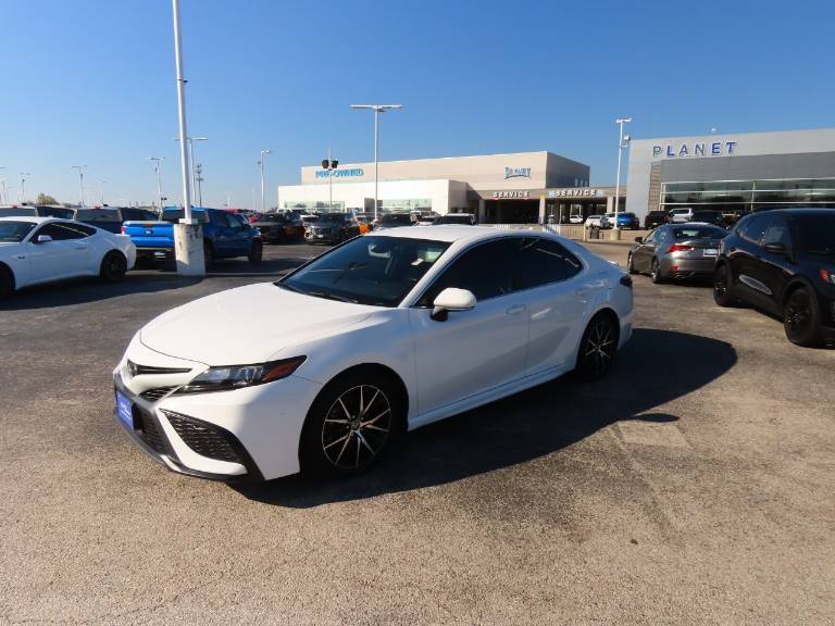 2023 Toyota Camry SE Auto