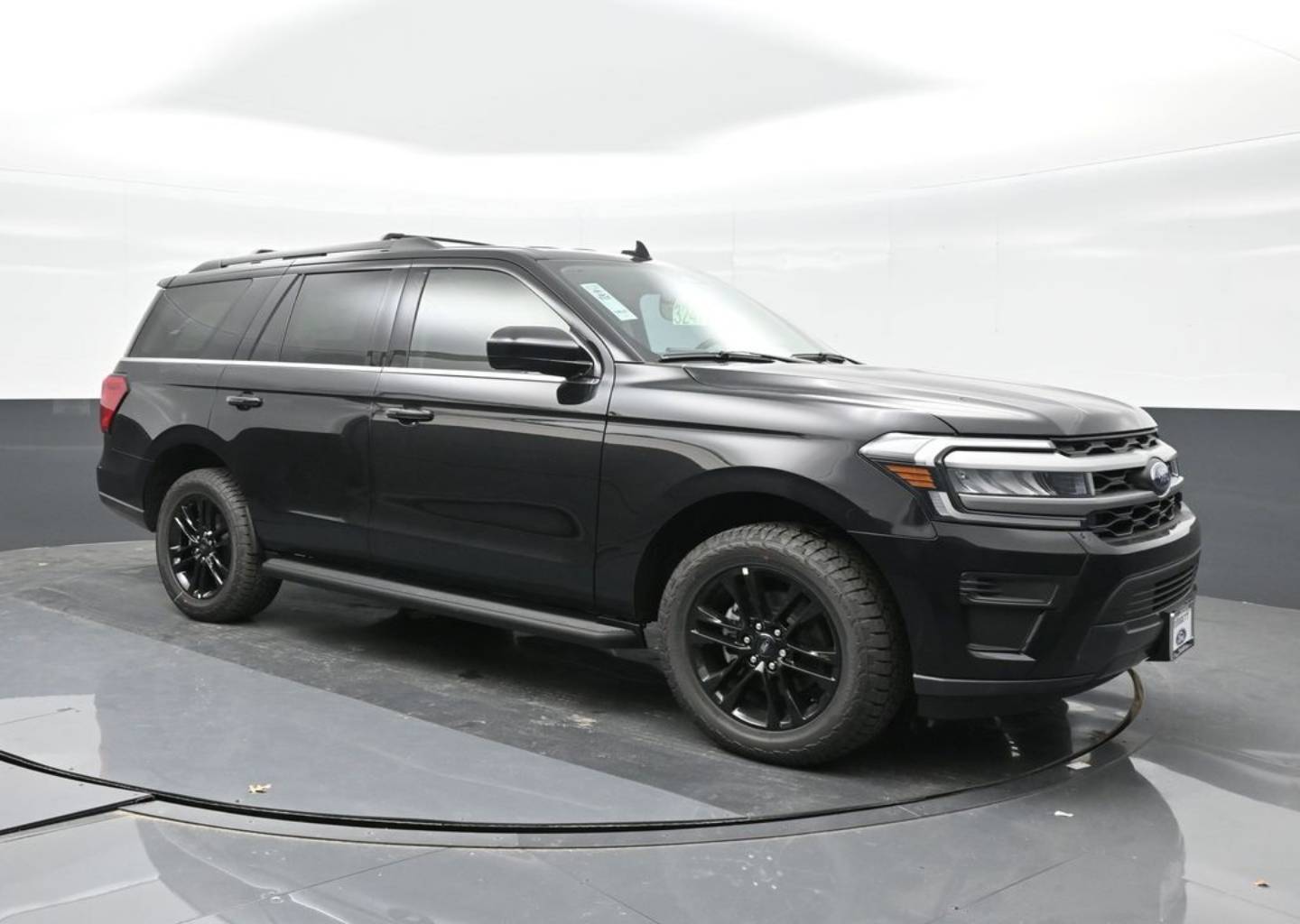 2024 Ford Expedition XLT's photo