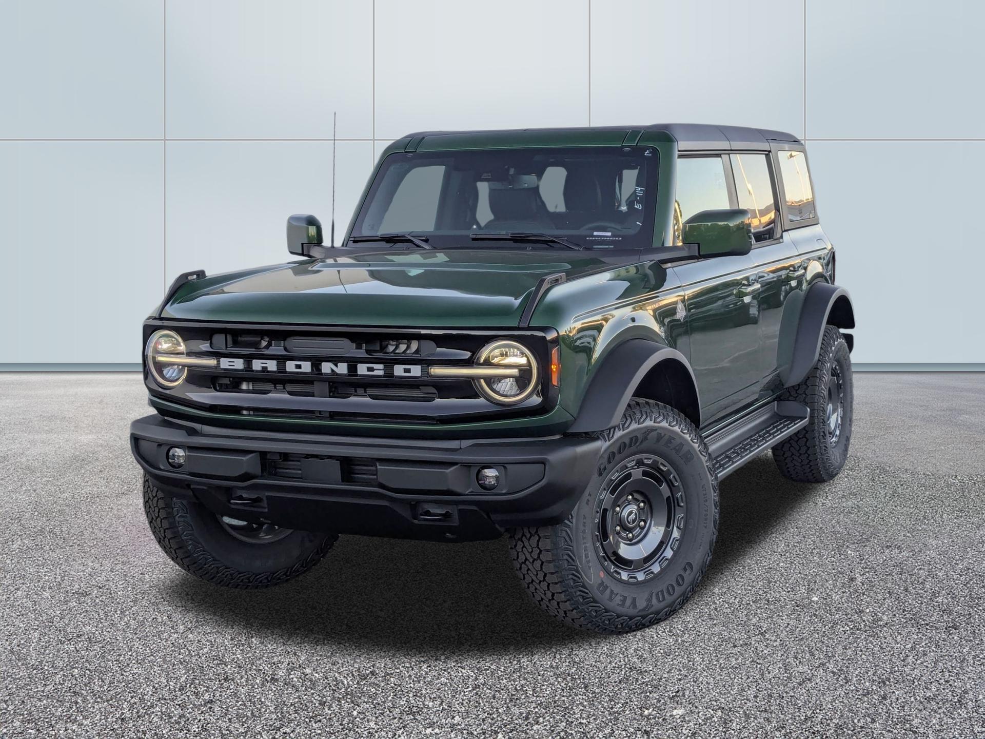 2025 Ford Bronco 4-Door Outer Banks's photo