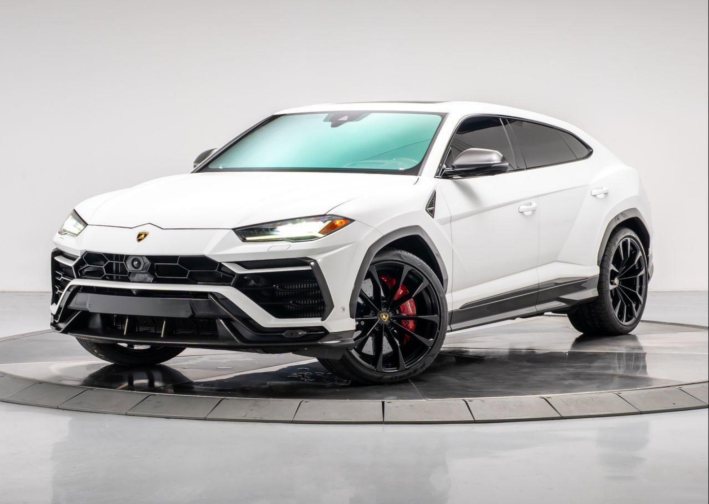 2022 Lamborghini Urus Base's photo