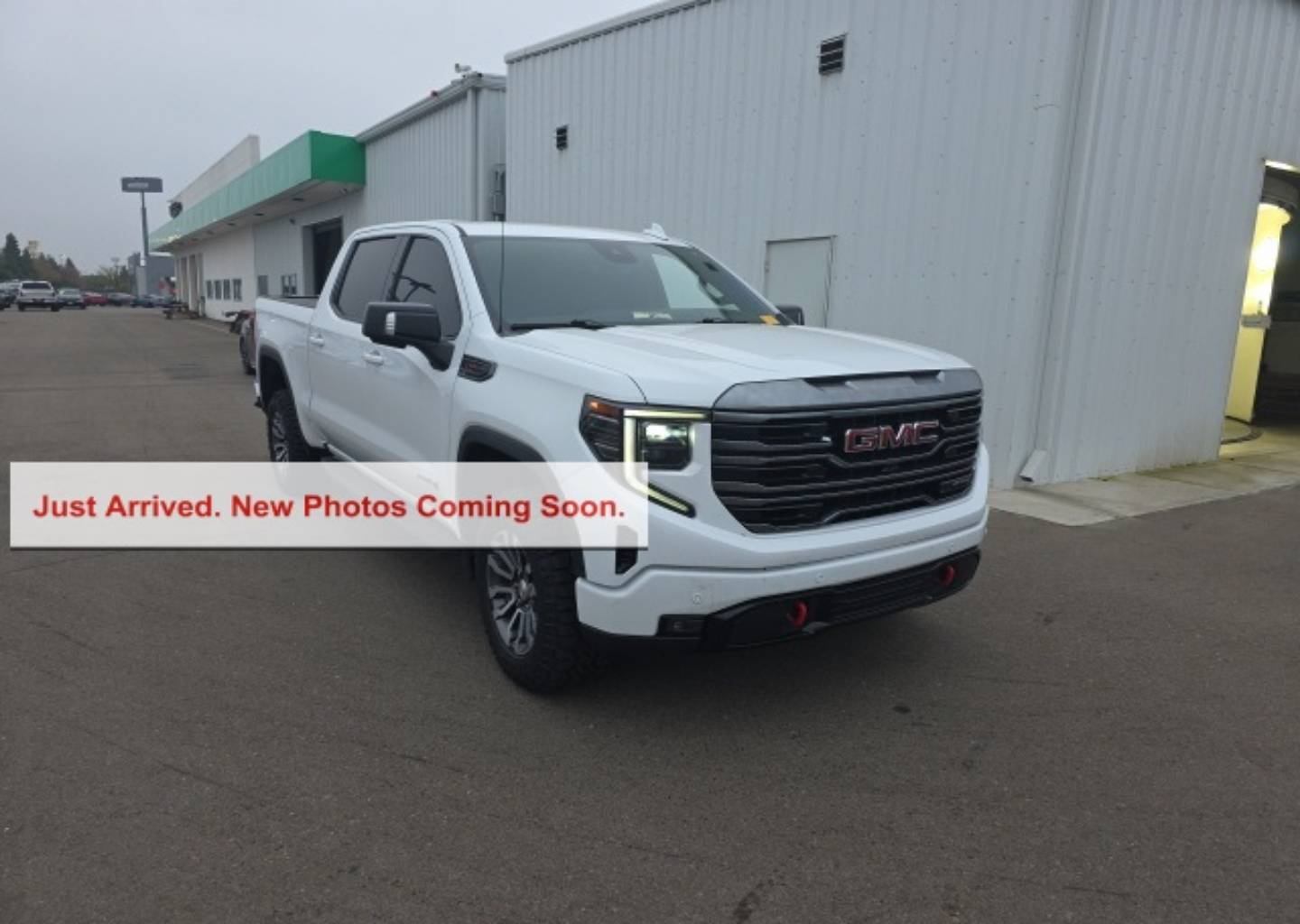 2022 GMC Sierra 1500 AT4's photo