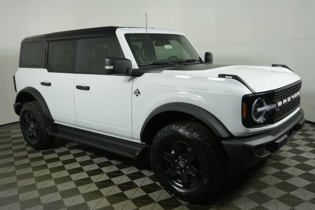 2025 Ford Bronco 4-Door Outer Banks's photo