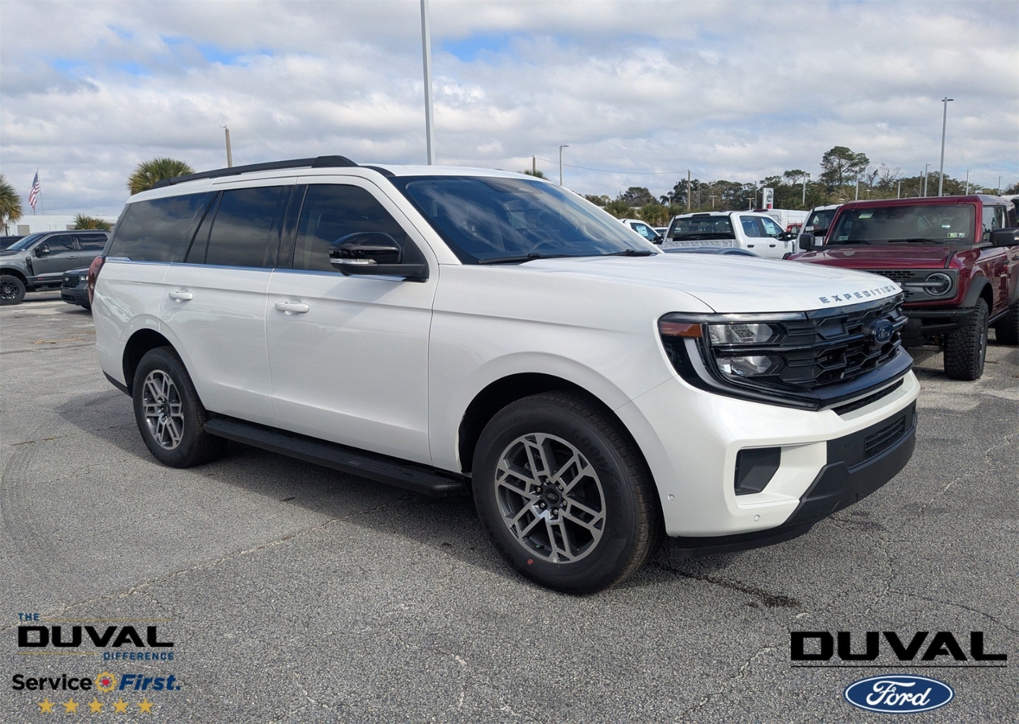 2025 Ford Expedition Active's photo