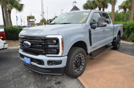 2025 Ford Super Duty F-250 SRW Platinum