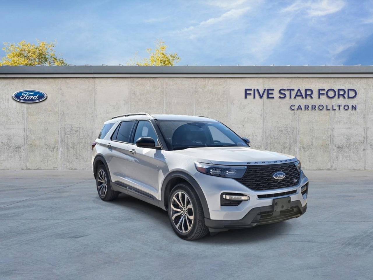2023 Ford Explorer ST-LINE's photo