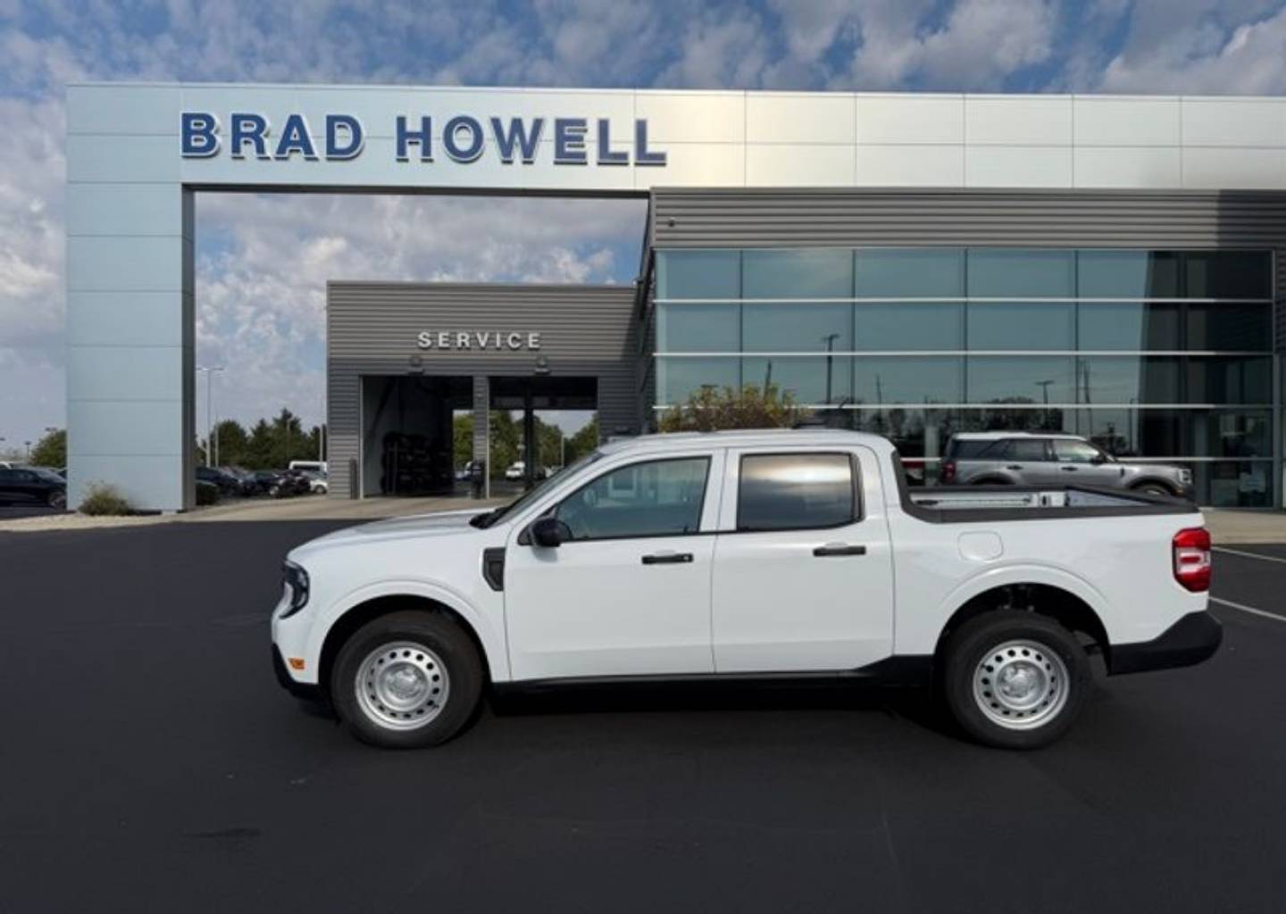 2025 Ford Maverick XL's photo