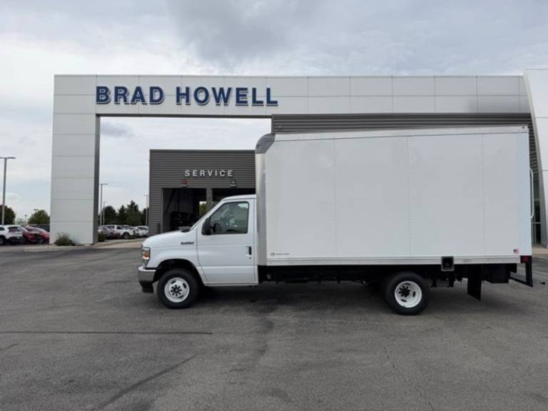 2026 Ford E-450 Super Duty Base