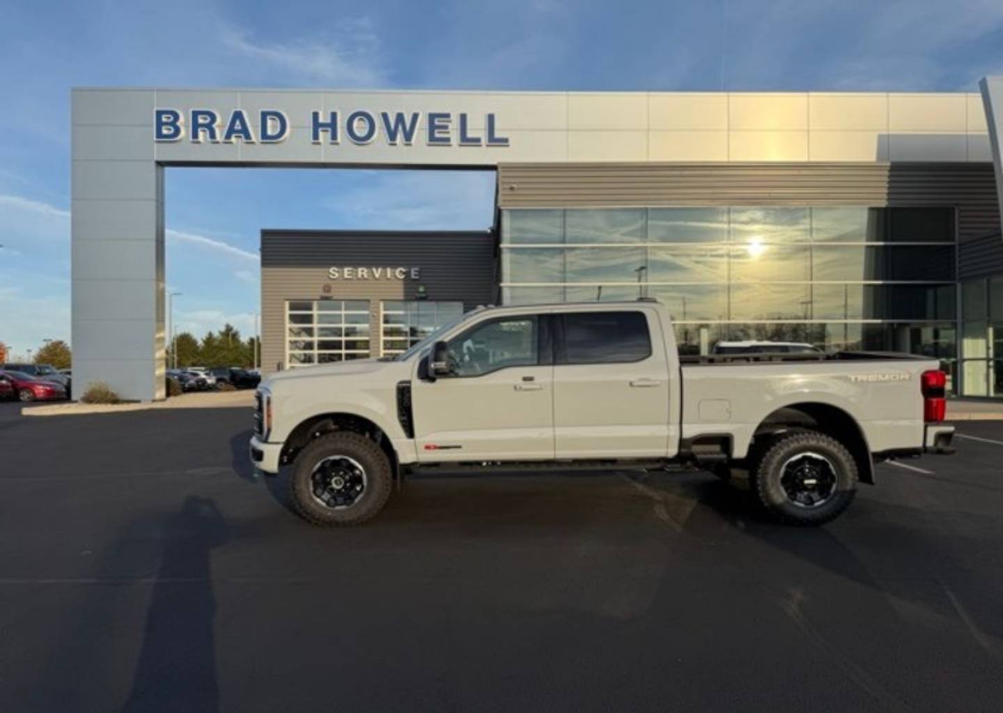 2025 Ford F-350 Super Duty Platinum's photo