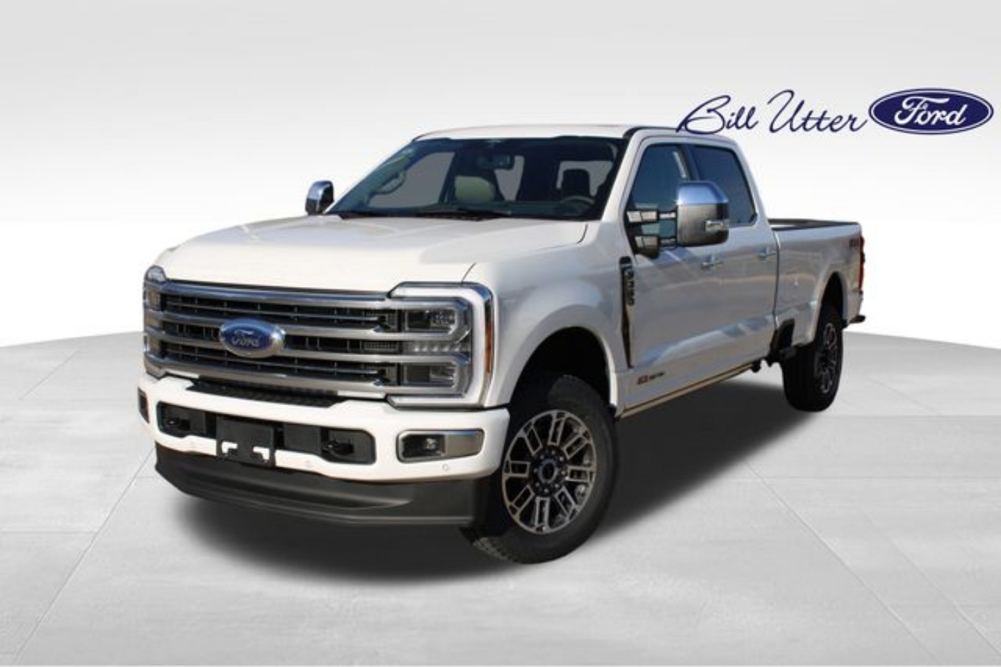 2026 Ford F-350 Super Duty Platinum's photo
