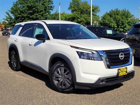 2025 Nissan Pathfinder S
