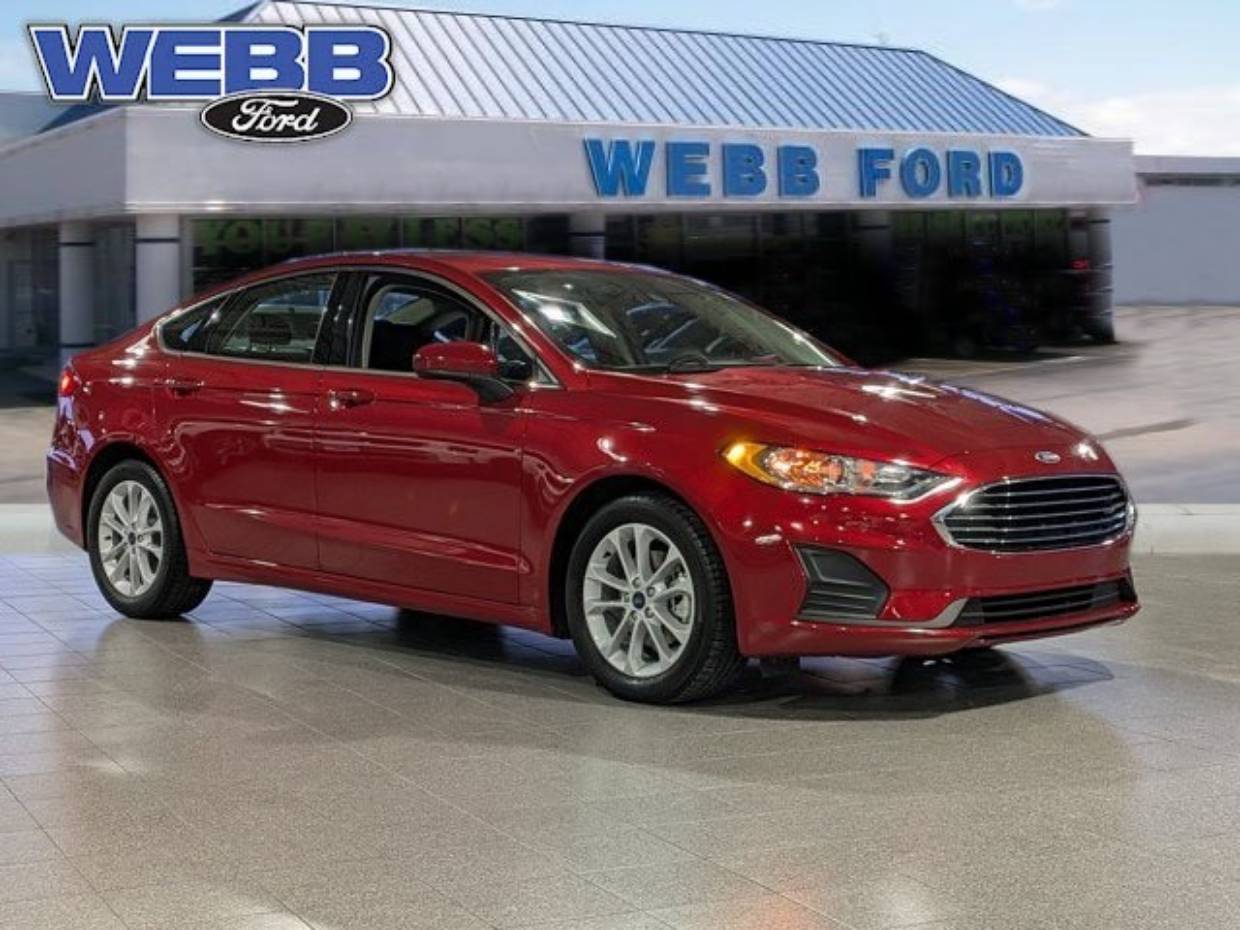 2020 Ford Fusion SE's photo