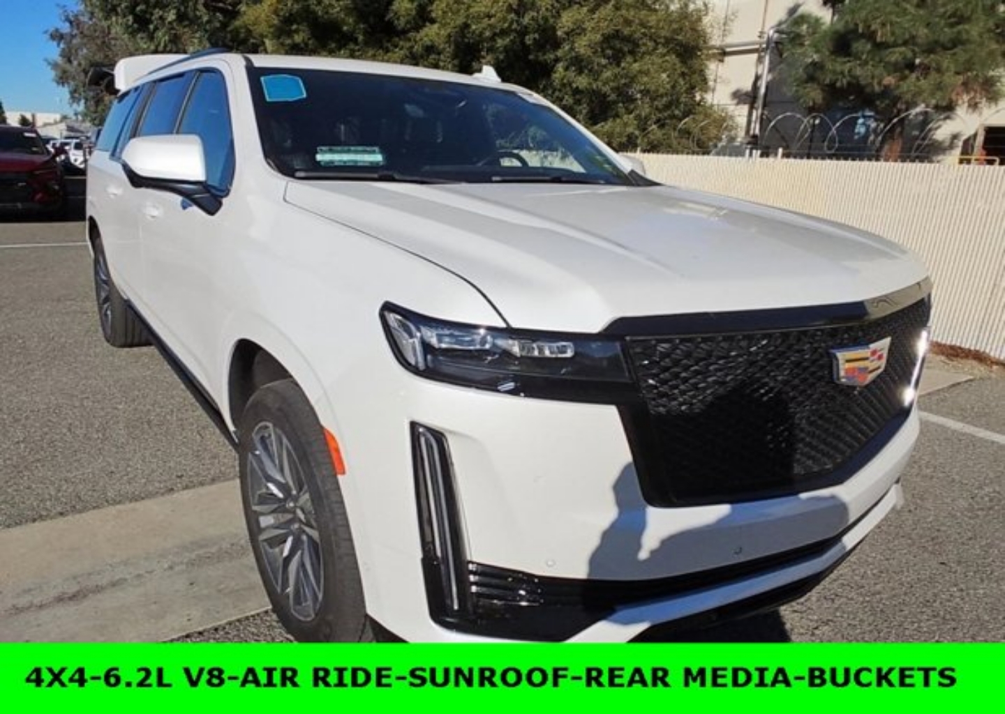 2023 Cadillac Escalade ESV Sport Platinum's photo