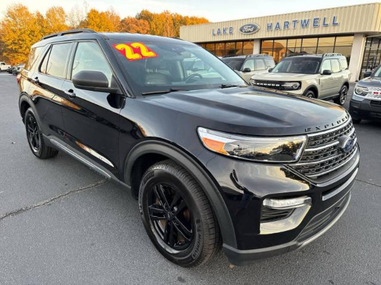 2022 Ford Explorer XLT's photo