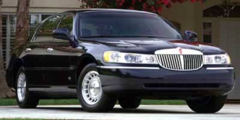 2000 Lincoln Town Car 4DR Sedan Signature