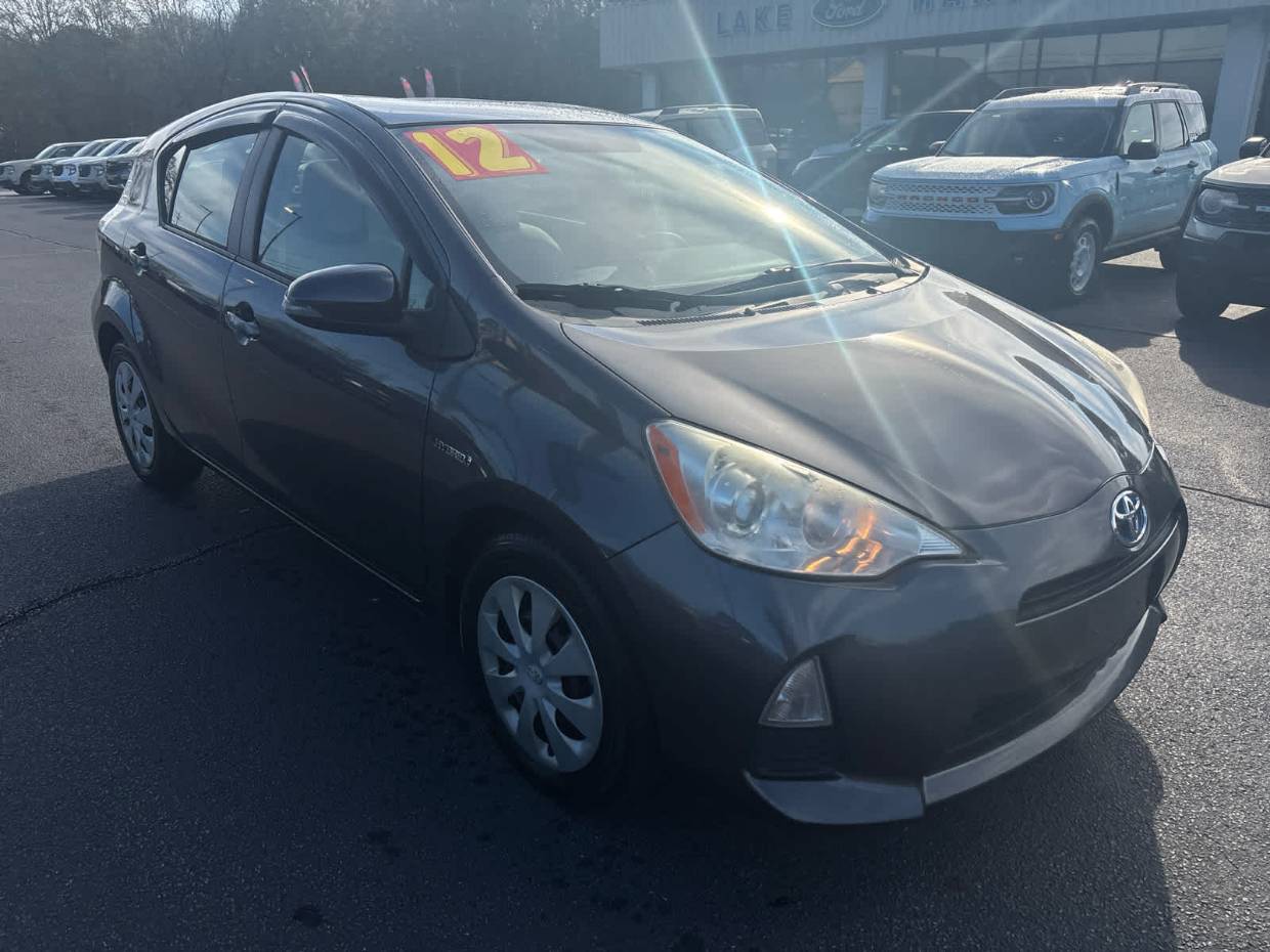 2012 Toyota Prius c Two's photo