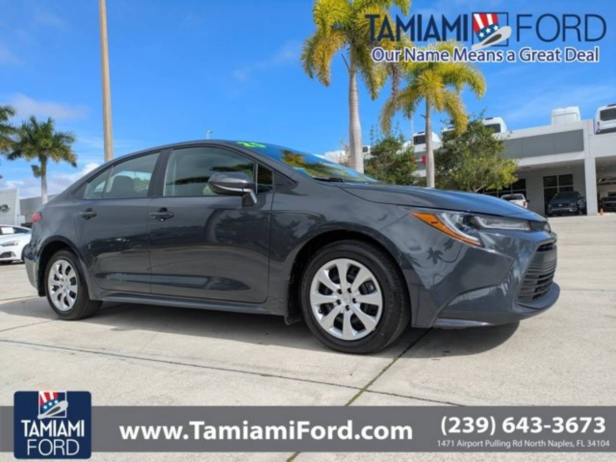 2025 Toyota Corolla LE's photo