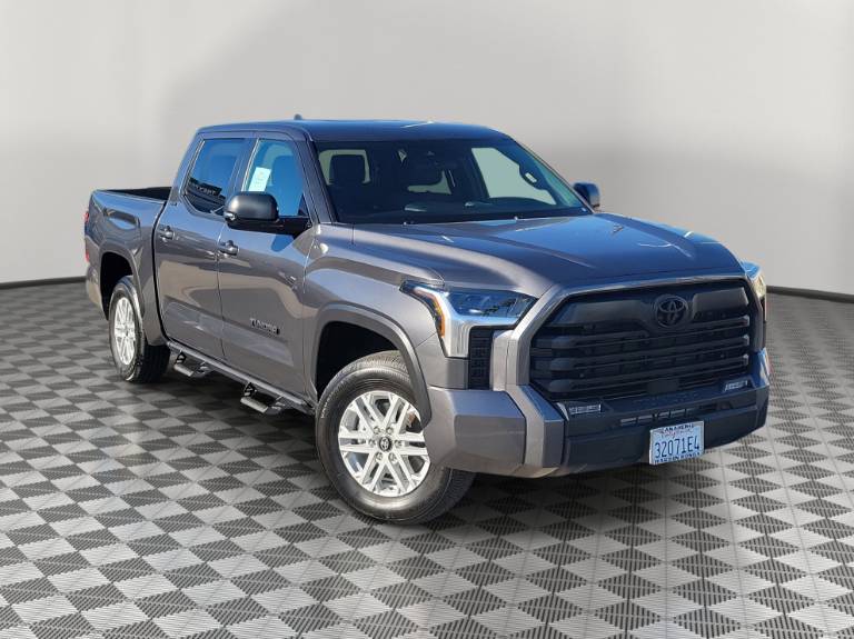 2025 Toyota Tundra 4WD SR5