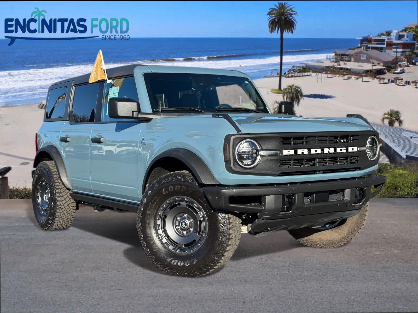 2023 Ford Bronco 4-Door Black Diamond's photo