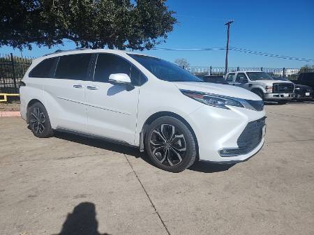 2025 Toyota Sienna Platinum