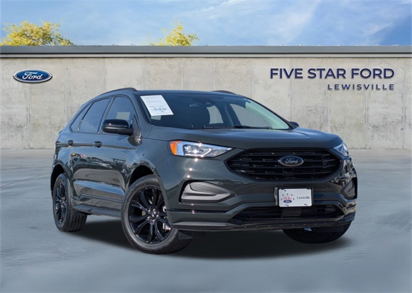 2023 Ford Edge SE's photo