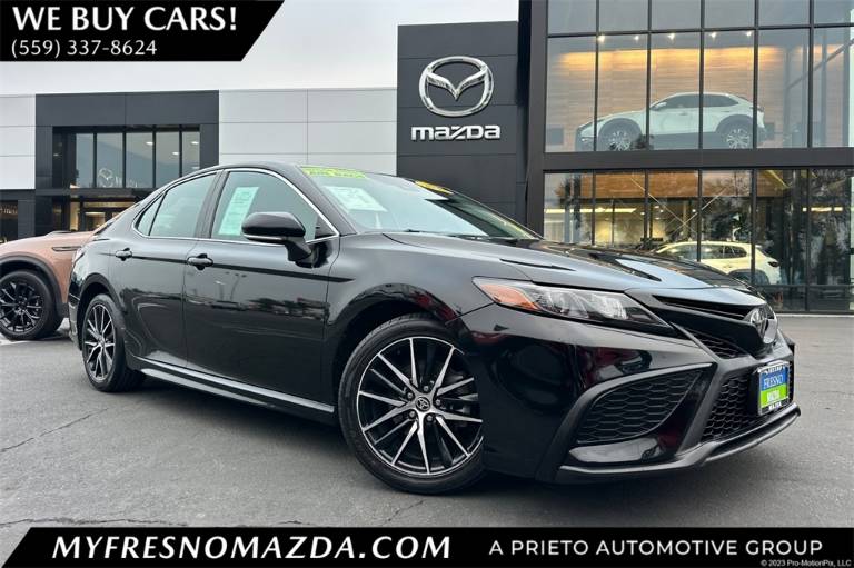 2022 Toyota Camry SE