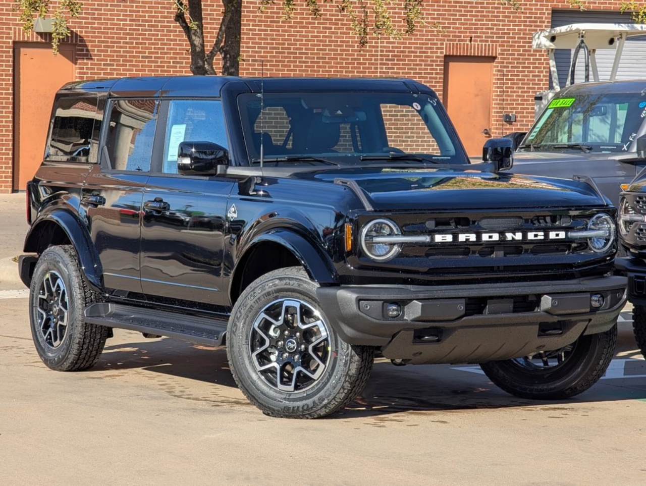 2025 Ford Bronco 4-Door Outer Banks's photo