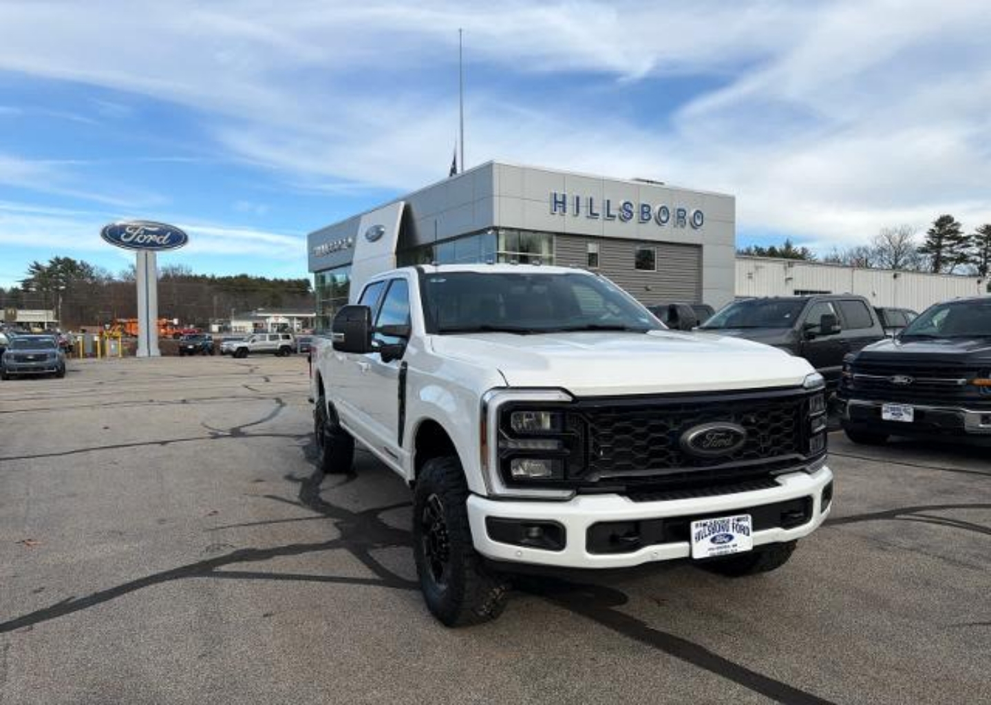 2025 Ford F-350 Super Duty Lariat's photo