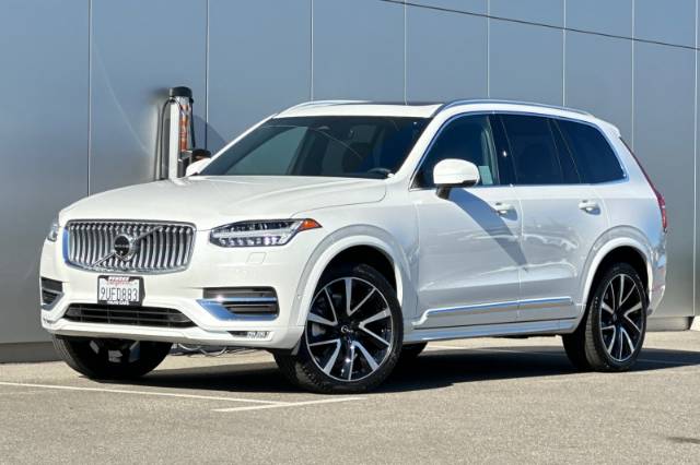 2025 Volvo XC90 B5 Plus