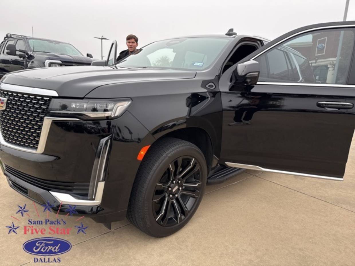 2021 Cadillac Escalade Luxury's photo