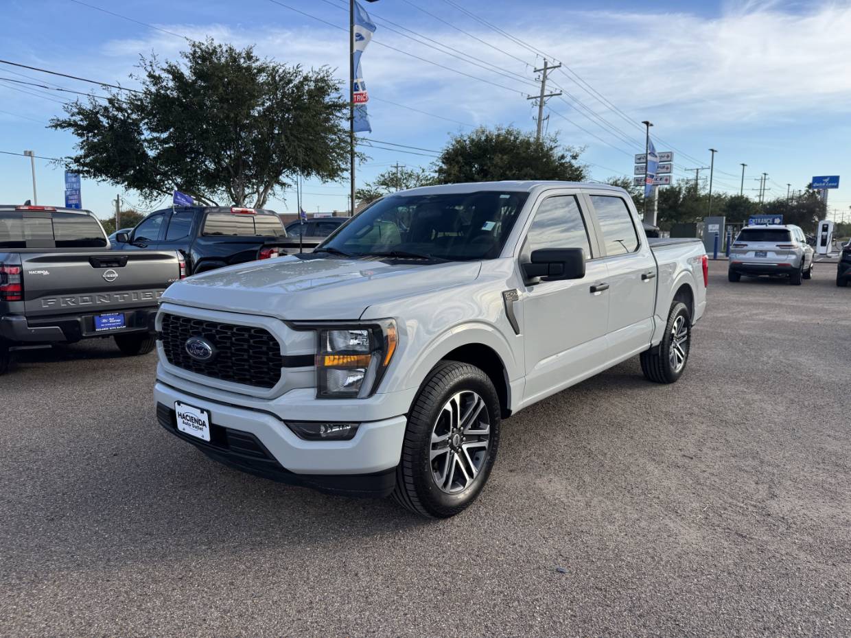 2023 Ford F-150 XL's photo