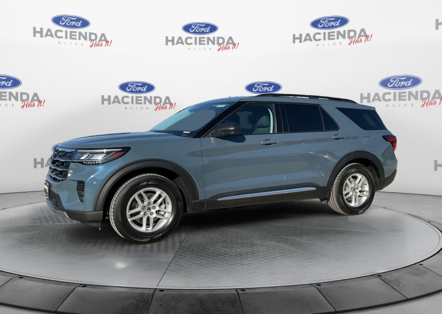 2025 Ford Explorer Active's photo
