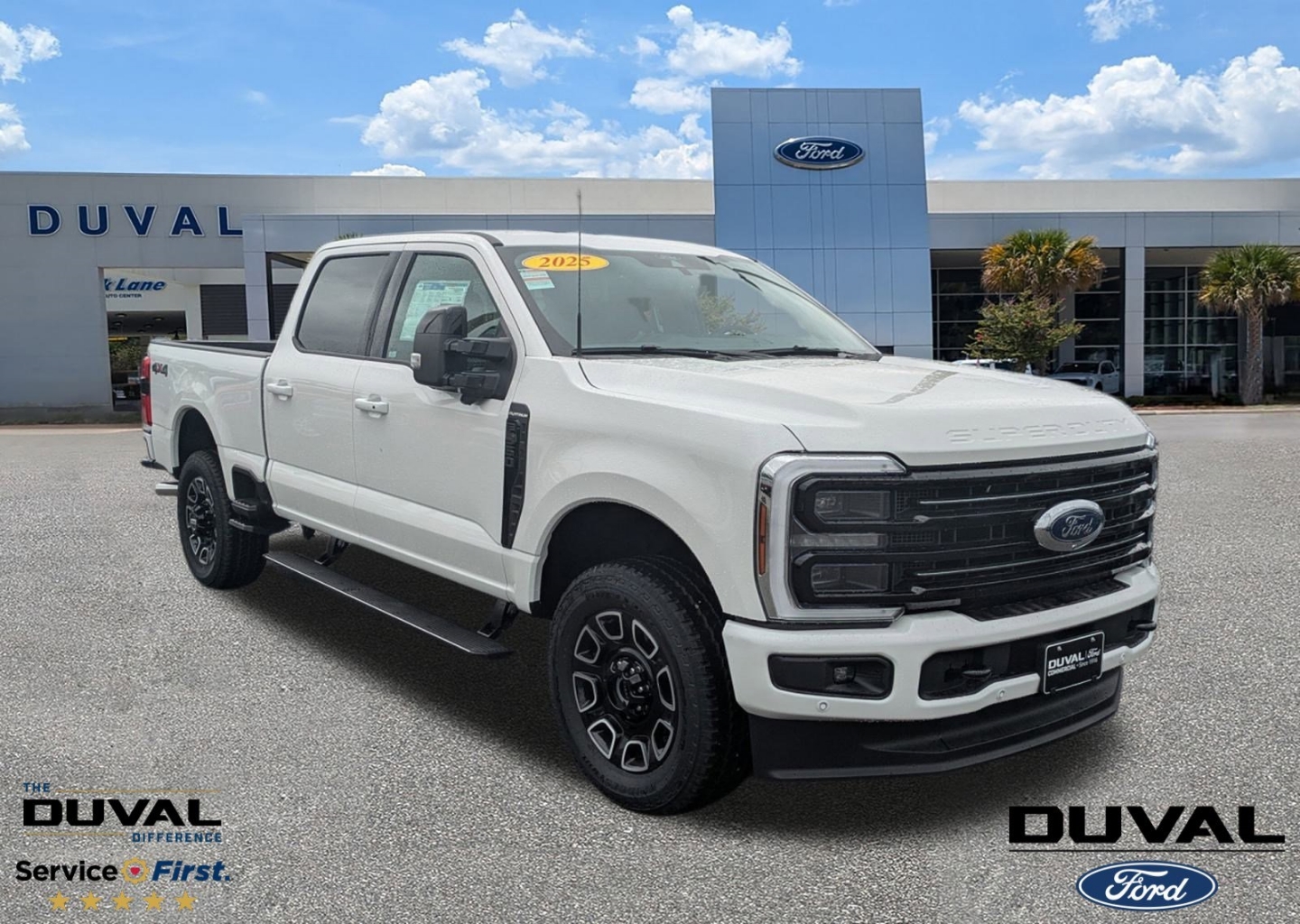 2025 Ford F-350 Super Duty Platinum's photo