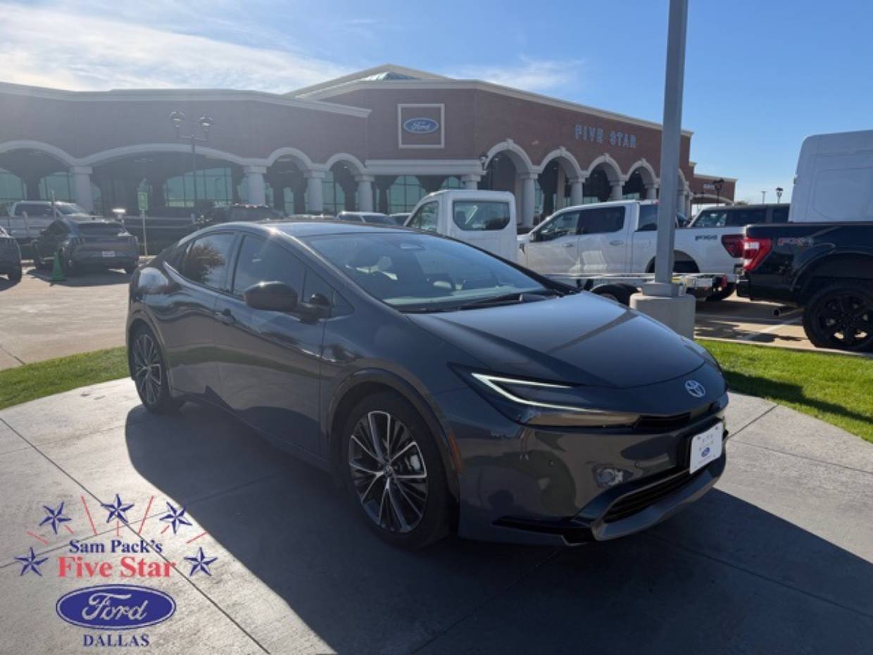 2024 Toyota Prius XLE's photo