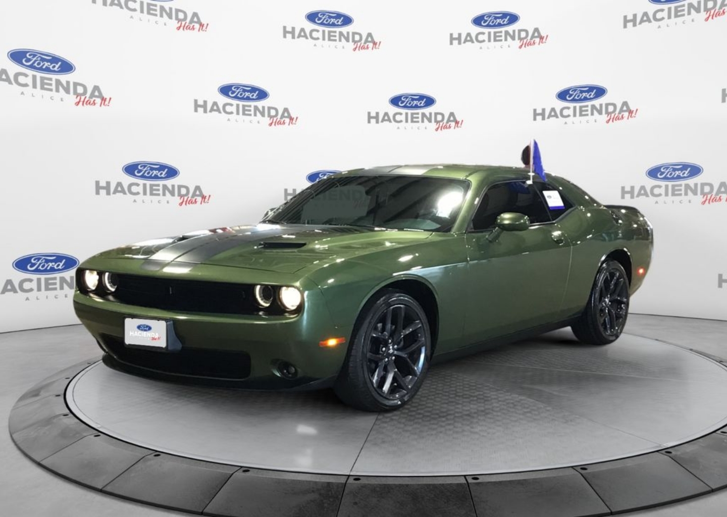2020 Dodge Challenger SXT's photo
